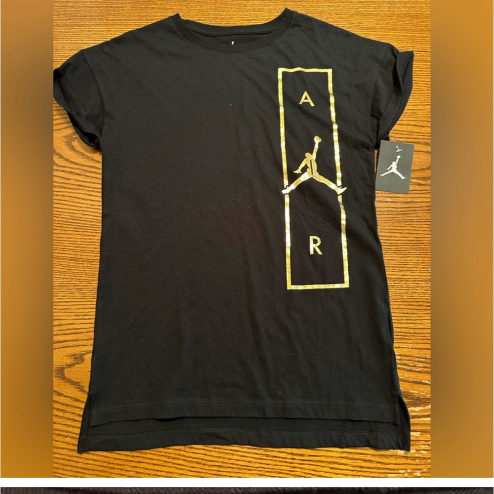 Girls Jordan t shirt